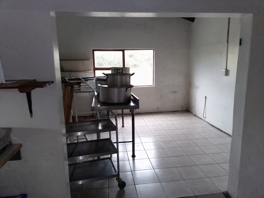 To Let commercial Property for Rent in Sunrise On Sea Eastern Cape